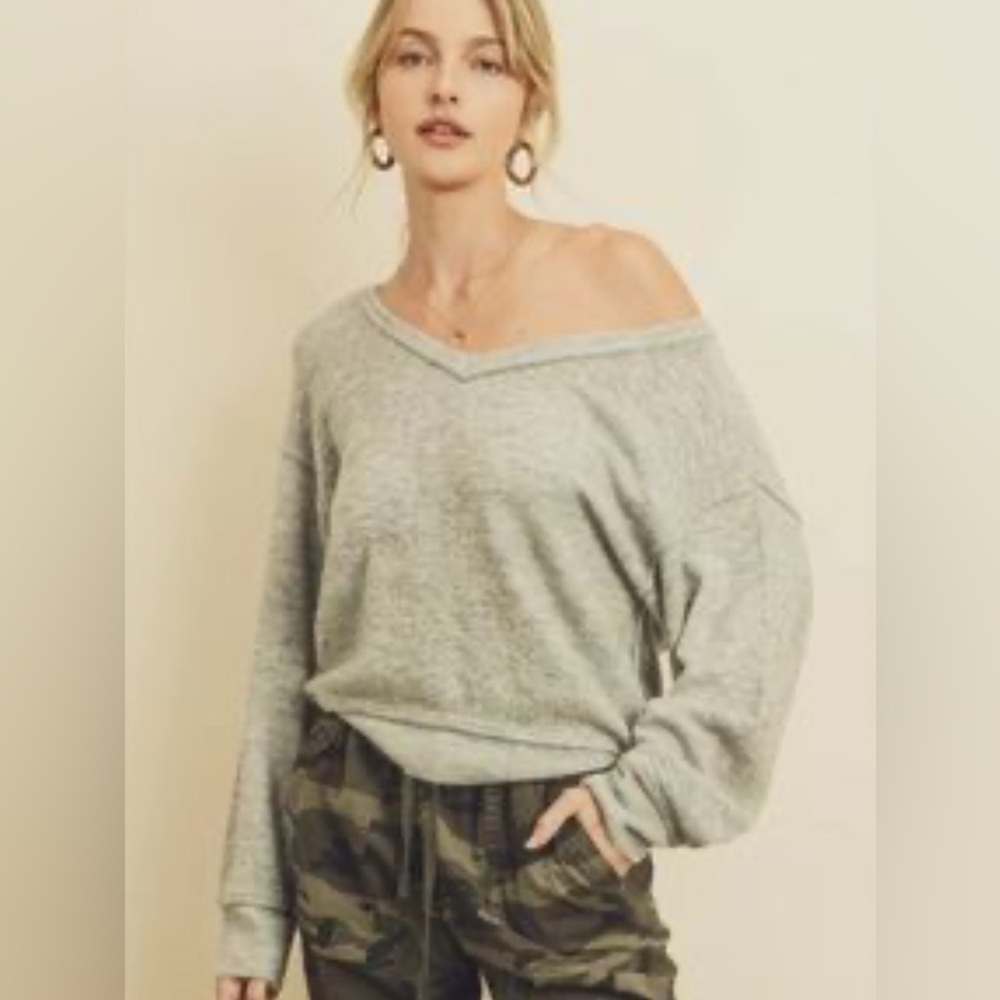 Dress Forum Light Gray Sweater
